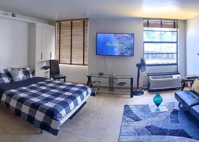 Cozy Studio, Walk To The Beach, Restaurants, Bars